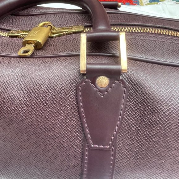 Auc Louis Vuitton Vintage - Taiga Kendall Travek bag - Picture 12 of 17